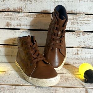 “Cat & Jack” Boys Sized 10 brown high top semi-dress shoes